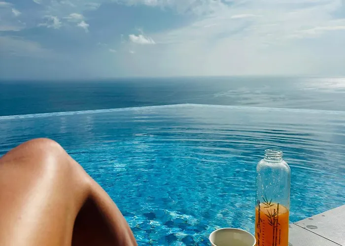 Club Tropicana Carana With Infinity Pool * Machabee