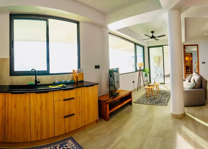 Club Tropicana Carana With Infinity Pool Apartment Machabee