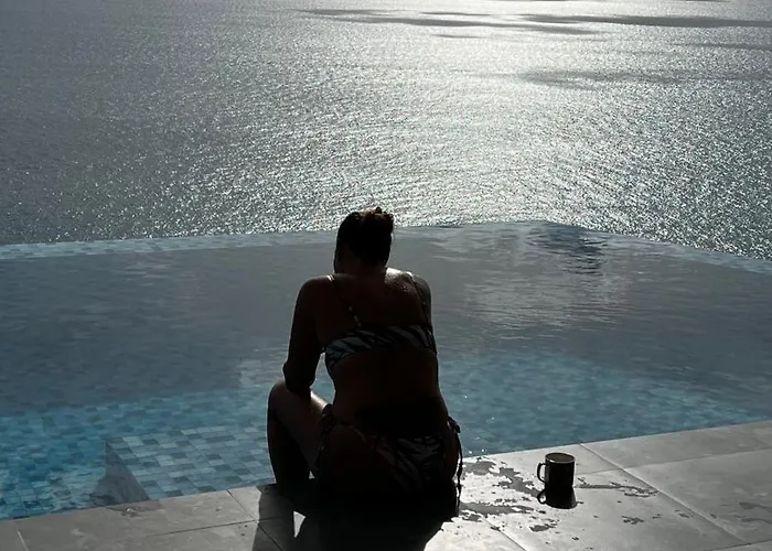 Apartment Club Tropicana Carana With Infinity Pool Machabee