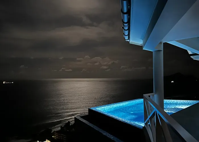 Club Tropicana Carana With Infinity Pool Apartment